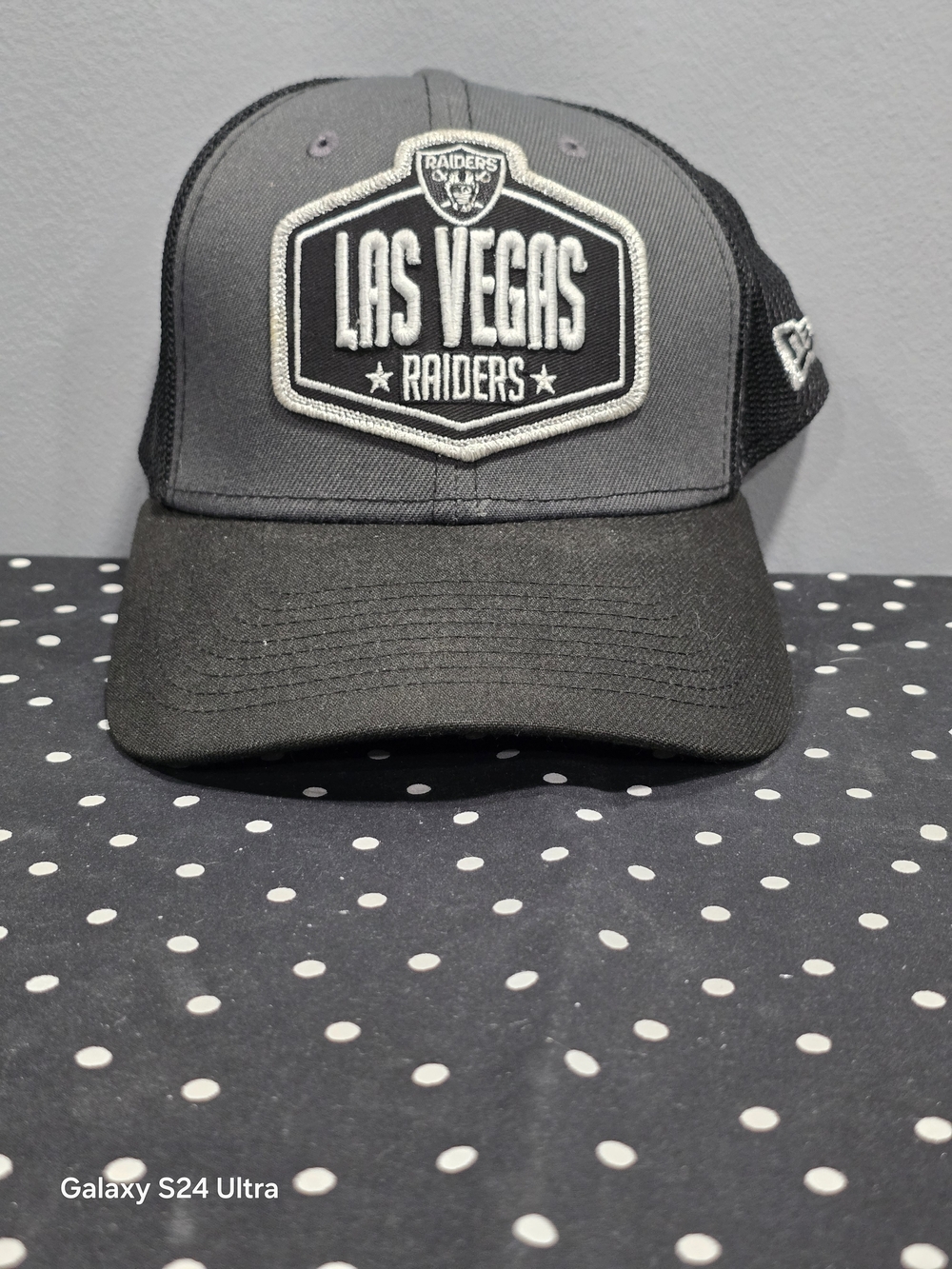 New Era Las Vegas Raiders Gray and Black Snapback Trucker Hat